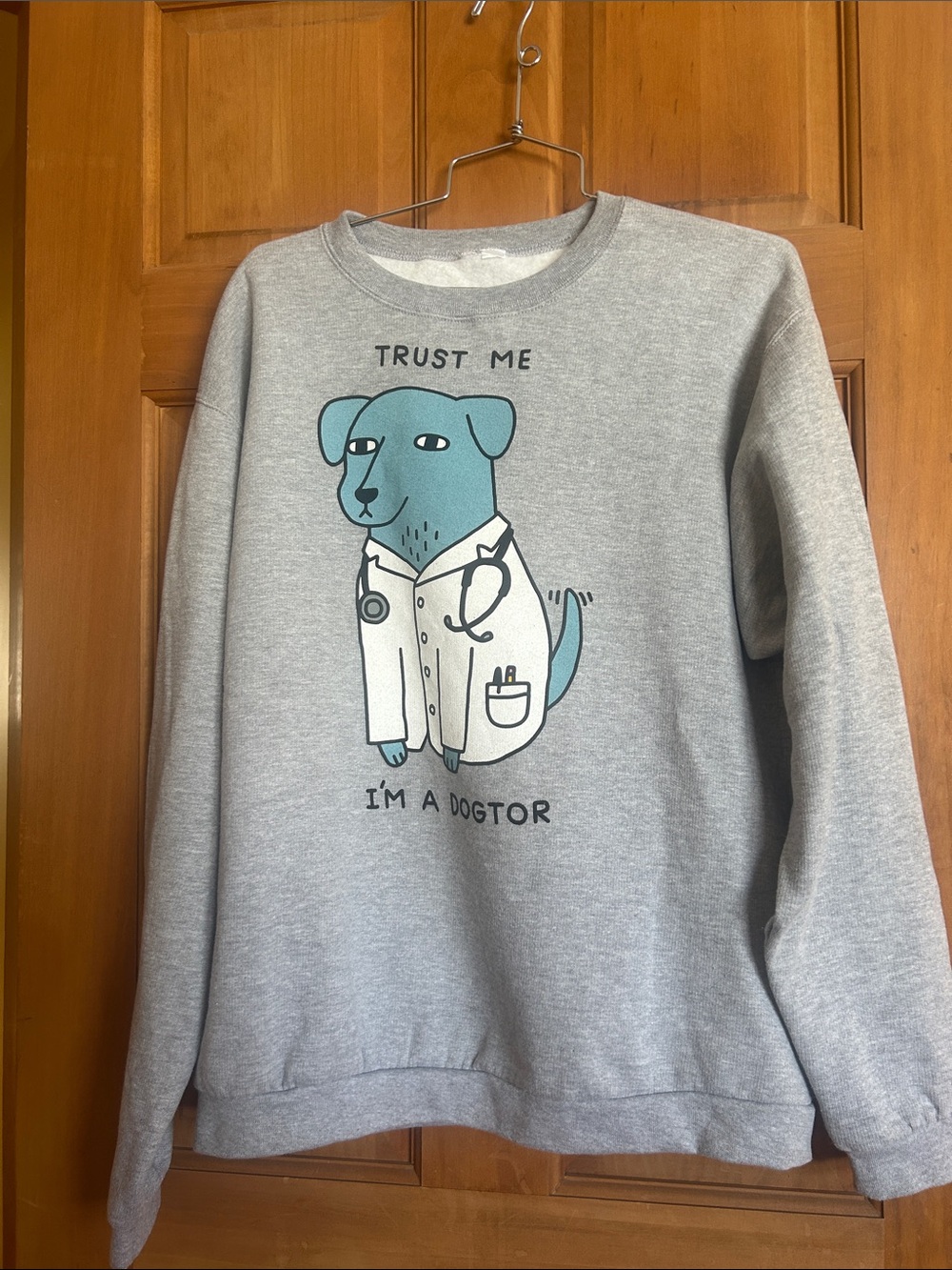 🩶Gray Crewneck Sweatshirt “I’m a Dogtor”